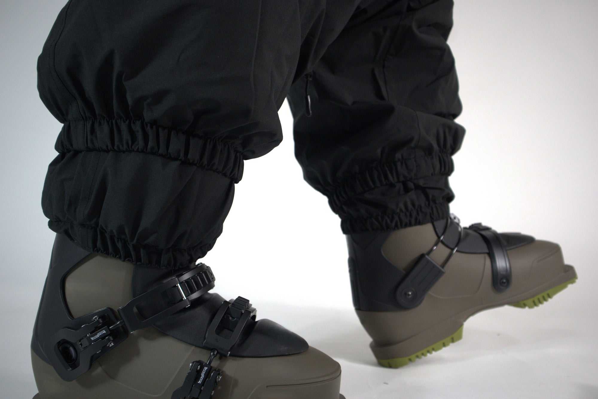 V2 Baggy Snow Pants - Soft Fabric - Polar Pursuit